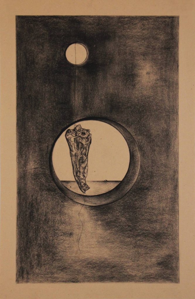 Naturaleza y Vida en Carboncillo. Obra de arte Original de Andrés Alfonso en carboncillo-pimiento colgando de un hilo