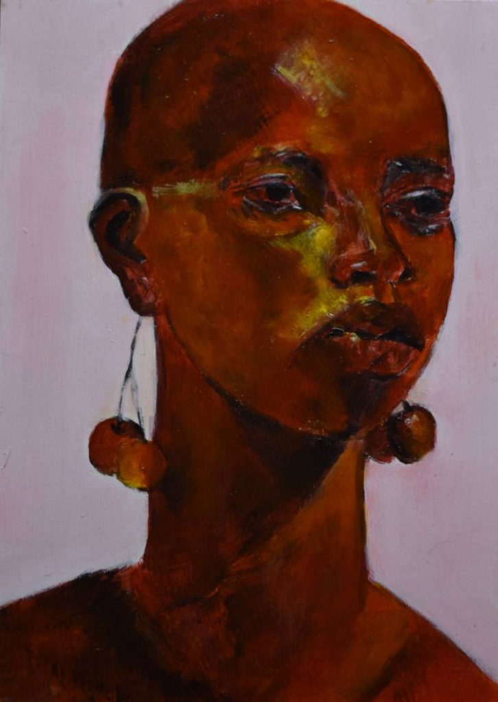 Pintura creativa con pendientes en forma de cerezas, tonos rojizos y atmósfera íntima sobre fondo rosado.