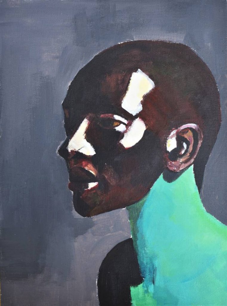 Retrato de perfil con iluminación lateral blanca muy marcada sobre fondo neutro, óleo de Andrés Alfonso.