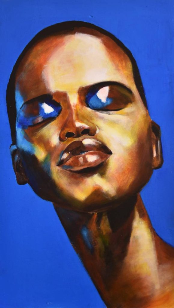 Primer plano de rostro con ojos en azul eléctrico y piel bronceada, obra original del pintor Andrés Alfonso.